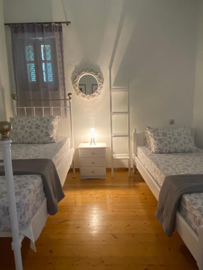 Вілла Siora Nina Charming Stone House Near Agios Gordios Sinarades Екстер'єр фото